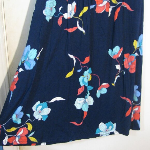 St Johns Bay Summer Dress Medium NWOT $39 Halter Style Dark Blue Floral - Picture 4 of 5